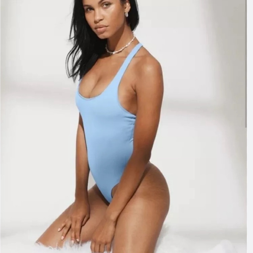 Alo sleek back bodysuit